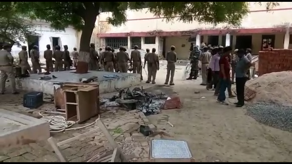 वाराणसी के बाल बंदी गृह में बवाल