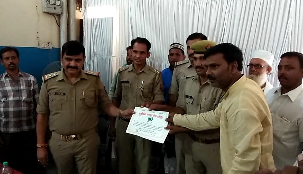 गाजियाबाद पुलिस का किया जनता ने स्वागत और सम्मान