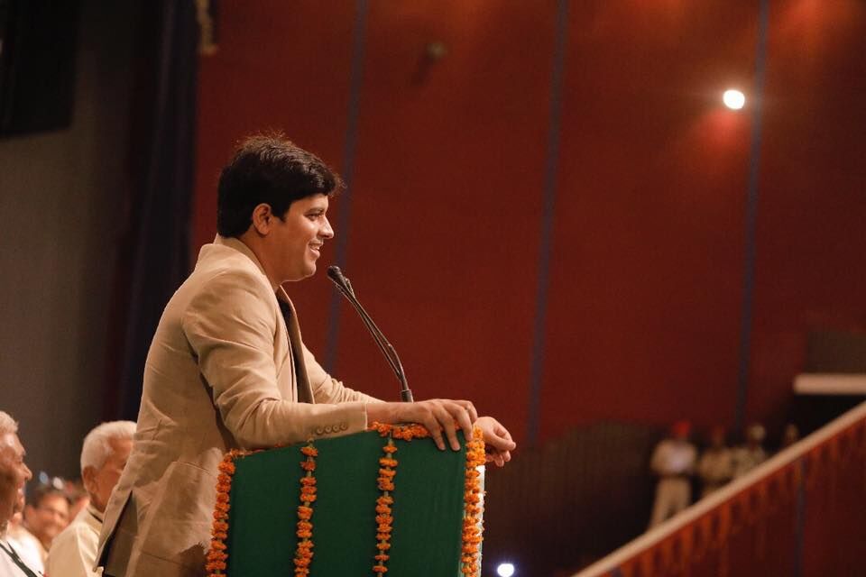 शायर इमरान ने राजद के कार्यक्रम में बताया कैसे करेंगे दिल्ली पर कब्जा! शायर इमरान ने राजद के कार्यक्रम में बताया कैसे करेंगे दिल्ली पर कब्जा!