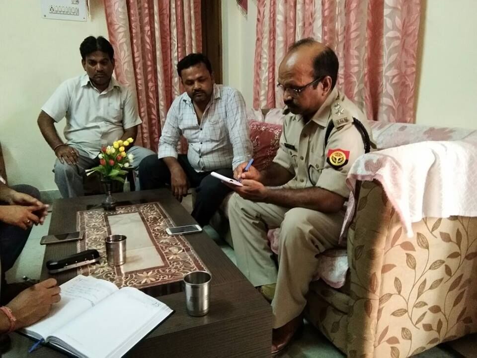 गाजियाबाद में बदमाशों के हौसले बुलंद, दिनदहाड़े व्यापारी से लाखों की लूट