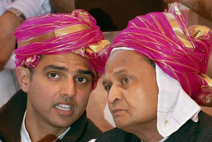 गहलोत केबिनेट की पहली बैठक में हुए ये अहम फैसले गहलोत केबिनेट की पहली बैठक में हुए ये अहम फैसले