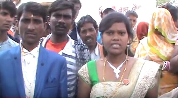 शिवराज के राज में दबंगो का आतंक, गांव की दलित लड़की की बारात एवं दूल्हे के साथ की मारपीट शिवराज के राज में दबंगो का आतंक, गांव की दलित लड़की की बारात एवं दूल्हे के साथ की मारपीट