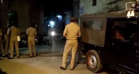 मुरादाबाद पुलिस ने मुठभेड़ के बाद पकड़ा 20 हजार का इनामिया शातिर बदमाश