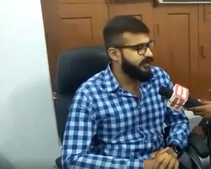 बीजेपी सांसद लोकतंत्र के चौथे स्तम्भ की गला दबाने की कोशिश कर रहे है - अब्बास अंसारी बीजेपी सांसद लोकतंत्र के चौथे स्तम्भ की गला दबाने की कोशिश कर रहे है - अब्बास अंसारी