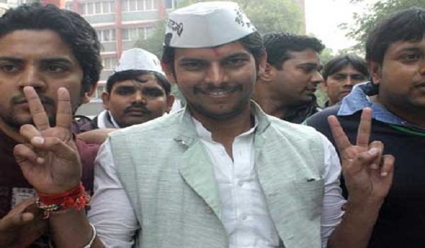 AAP विधायक पर दूसरी बार लगा छेड़खानी का आरोप, संगम विहार थाने में शिकायत दर्ज AAP विधायक पर दूसरी बार लगा छेड़खानी का आरोप, संगम विहार थाने में शिकायत दर्ज