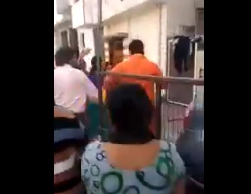 देखें वीडियो: बीजेपी विधायक ने दलित महिलाओं को पीटा, वीडियो वाइरल