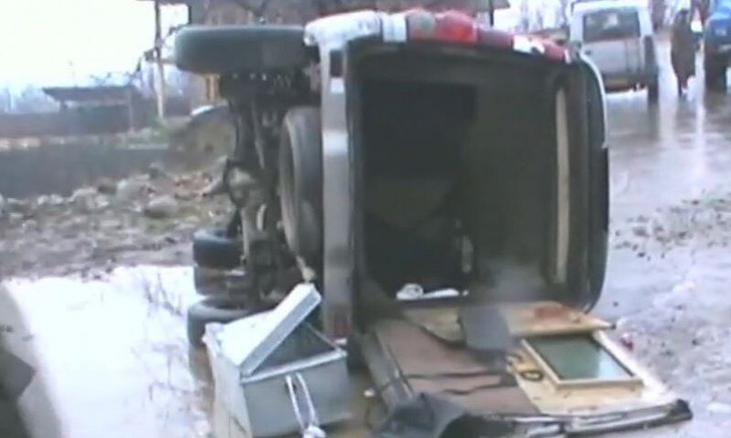 जम्मू कश्मीर: शोपियां में कैश वैन पर हमला, दो गार्डों की मौत