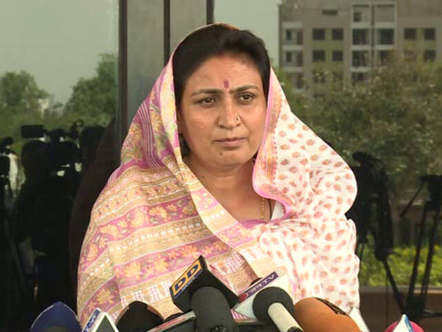 कांग्रेस की विधायक ने दी सरकार को चुनौती, सरकार के उड़े होश ! कांग्रेस की विधायक ने दी सरकार को चुनौती, सरकार के उड़े होश !
