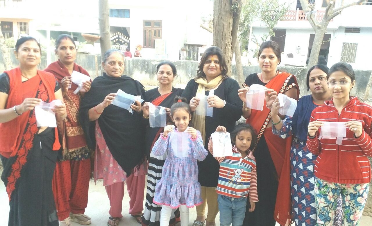 घर से कपड़े का थैला लेकर ही खरीददारी के लिए निकलें घर से कपड़े का थैला लेकर ही खरीददारी के लिए निकलें