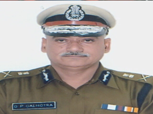 पुलिस डी.जी. गहलोत्रा साहब देखो इधर, महिलाओ का शोषण करने वाले जमील भोपा पर जयपुर पुलिस हुई मेहरबान ! पुलिस डी.जी. गहलोत्रा साहब देखो इधर, महिलाओ का शोषण करने वाले जमील भोपा पर जयपुर पुलिस हुई मेहरबान !