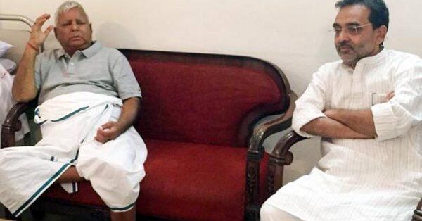 अस्पताल में लालू से मिले मोदी के मंत्री, बीजेपी में खलबली अस्पताल में लालू से मिले मोदी के मंत्री, बीजेपी में खलबली