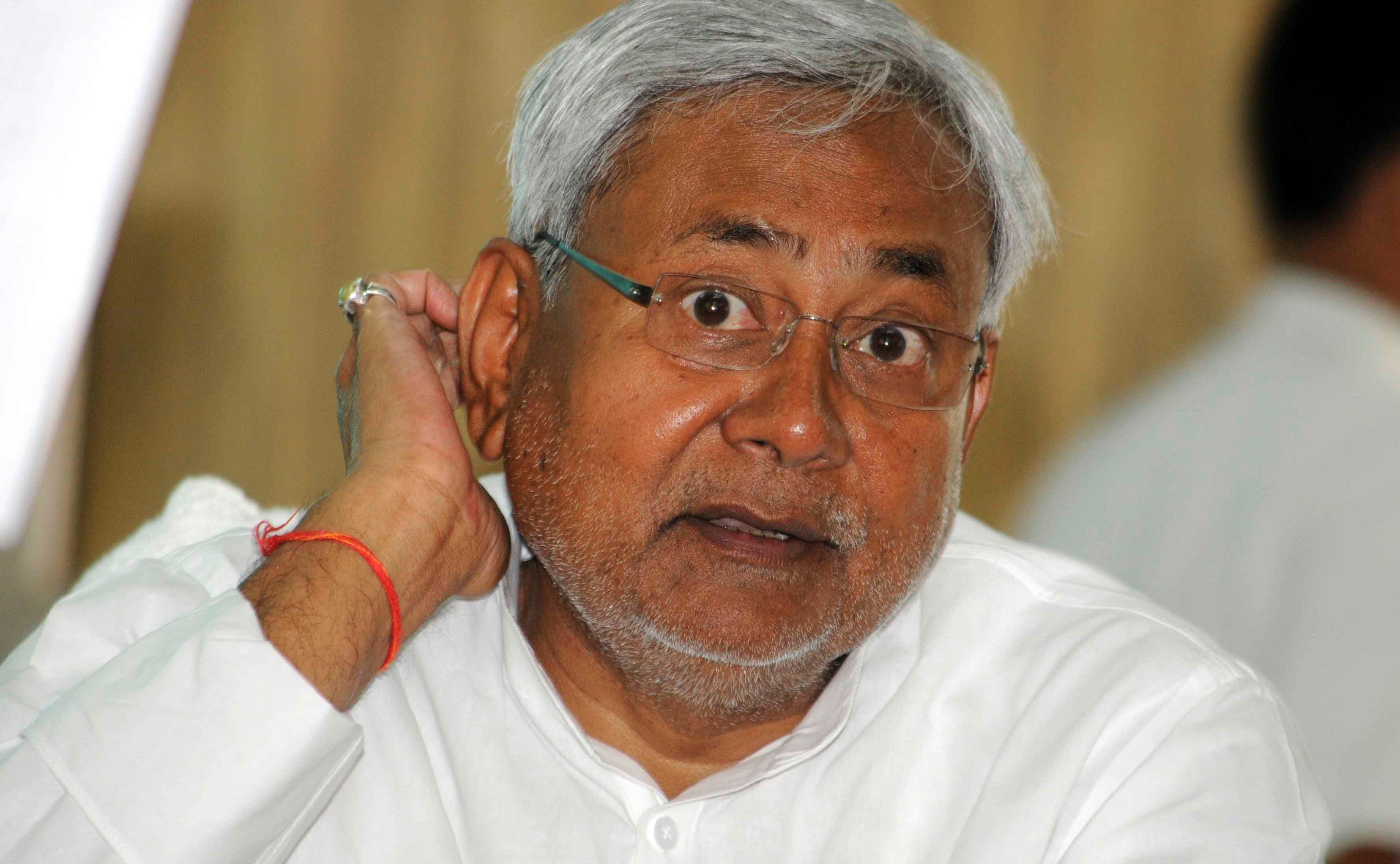 अभी अभी बिहार के मुख्यमंत्री नीतीश कुमार को मिली जान से मारने की धमकी, मचा हडकंप अभी अभी बिहार के मुख्यमंत्री नीतीश कुमार को मिली जान से मारने की धमकी, मचा हडकंप