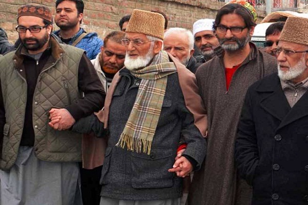 जम्मू और कश्मीर सरकार ने राज्य में 18 हुर्रियत नेताओं की सुरक्षा वापस ली