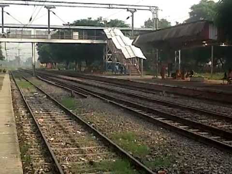 बिहार में चलती ट्रेन में दौड़ा करंट, कई यात्री झुलसे