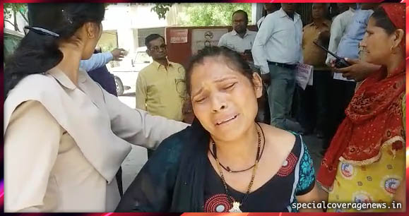 गाजियाबाद : डीएम ऑफिस में पहुंचकर महिला ने खाया जहर, अस्पताल में भर्ती