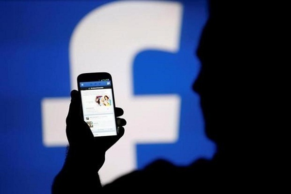 कितना खतरनाक है Facebook, जानकार उड़ जाएंगे होश! कितना खतरनाक है Facebook, जानकार उड़ जाएंगे होश!