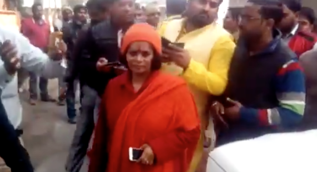 कासगंज हिंसा: साध्वी प्राची के काफिले को सिकंदराराऊ में रोका, जिले में भारी सुरक्षाबल तैनात