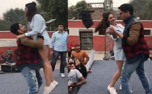 देखें वीडियो : जब सिद्धार्थ ने सबके सामने उठा लिया गोद में, शर्मिंदा होते-होते बचीं ये एक्ट्रेस देखें वीडियो : जब सिद्धार्थ ने सबके सामने उठा लिया गोद में, शर्मिंदा होते-होते बचीं ये एक्ट्रेस