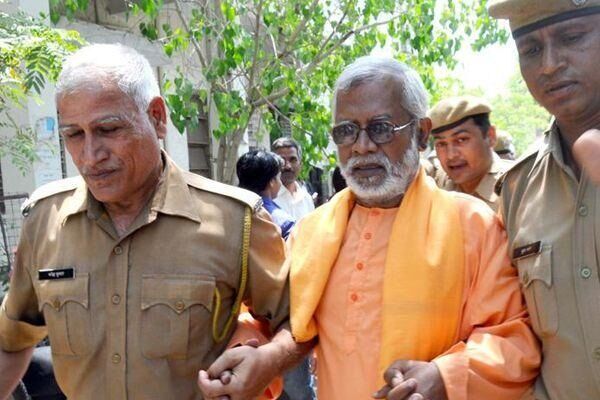 मक्का मस्जिद ब्लास्ट केस : स्वामी असीमानंद जेल से रिहा, तेलंगाना सरकार ने किया विरोध मक्का मस्जिद ब्लास्ट केस : स्वामी असीमानंद जेल से रिहा, तेलंगाना सरकार ने किया विरोध