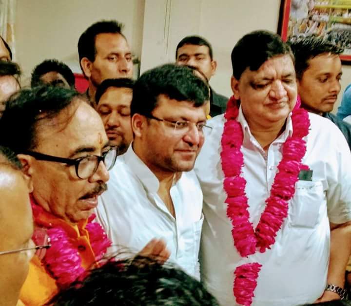 बीजेपी ने राज्यसभा चुनाव से पहले दिया सपा को झटका, विधायक बीजेपी में शामिल बीजेपी ने राज्यसभा चुनाव से पहले दिया सपा को झटका, विधायक बीजेपी में शामिल