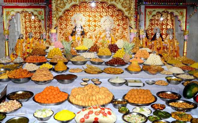 क्यों पूजा के बाद भगवान को लगाया जाता है भोग, जानें क्या है महत्व