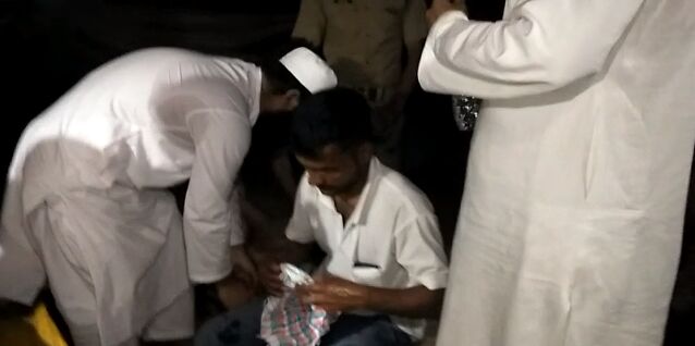 बिजनौर में टावर पर चढ़ा युवक, प्रसाशन परेशान