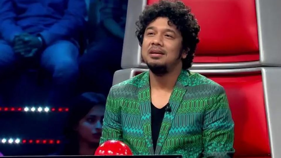 सिंगर पापोन ने बच्ची को किया किस, वीडियो वायरल होने के बाद शिकायत दर्ज सिंगर पापोन ने बच्ची को किया किस, वीडियो वायरल होने के बाद शिकायत दर्ज