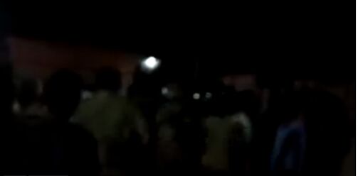 डीसीएम ने राहगीरों को कुचला, तीन की मौके पर मौत एक दर्जन गंभीर घायल डीसीएम ने राहगीरों को कुचला, तीन की मौके पर मौत एक दर्जन गंभीर घायल