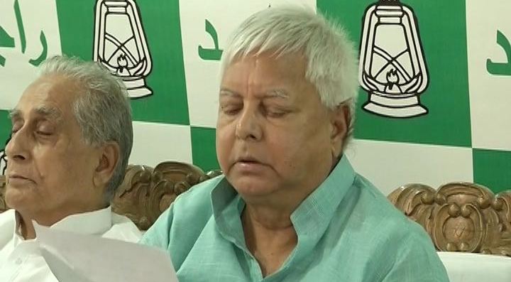 तेजस्वी के इस्तीफे को लेकर लालू ने दिया बड़ा बयान, नीतीश को बताया महागठबंधन का नेता तेजस्वी के इस्तीफे को लेकर लालू ने दिया बड़ा बयान, नीतीश को बताया महागठबंधन का नेता