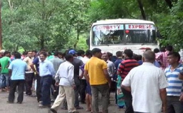 उत्तराखंड: सरकारी बस पर गिरी हाईटेंशन तार, 2 यात्रियों की मौत, 4 घायल