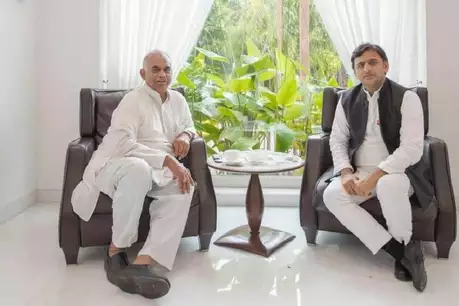 सपा विधायक हरिओम ने कहा, प्रो रामगोपाल पार्टी को बरबाद कर देंगें सपा विधायक हरिओम ने कहा, प्रो रामगोपाल पार्टी को बरबाद कर देंगें