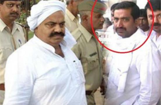 इलाहबाद: पुलिस ने पूर्व विधायक के घर की दुबारा कुर्की, लेकिन छह महीन से लापता ही इनामिया विधायक खालिद अजीम