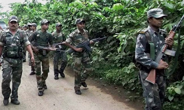 सुकमा: पुलिस और नक्सलियों के बीच मुठभेड़ में 2 नक्सली ढेर, हथियार भी बरामद सुकमा: पुलिस और नक्सलियों के बीच मुठभेड़ में 2 नक्सली ढेर, हथियार भी बरामद