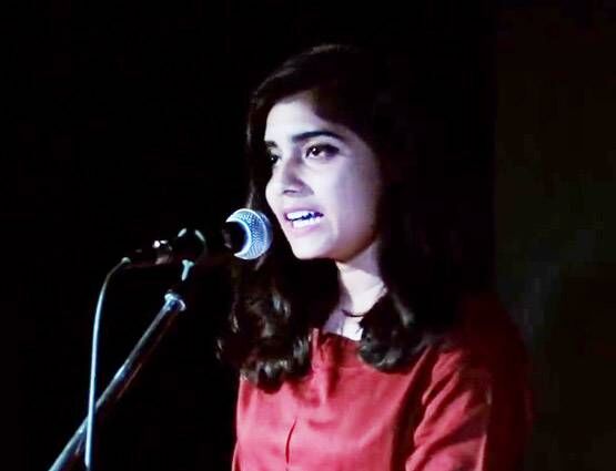 मां गई थी लखनऊ, पिता मेरे बिस्तर में घुस गए, और फिर ...., देखें वीडियो