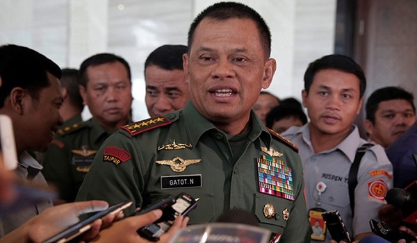 अमरीका ने इंडोनेशियाई सेना प्रमुख को पहले बुलाया फिर पाबन्दी लगायी