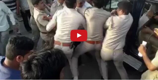 कैसे मारा BJP नेता ने दरोगा को, देखें वीडियो यूपी पुलिस पर टूटा कहर