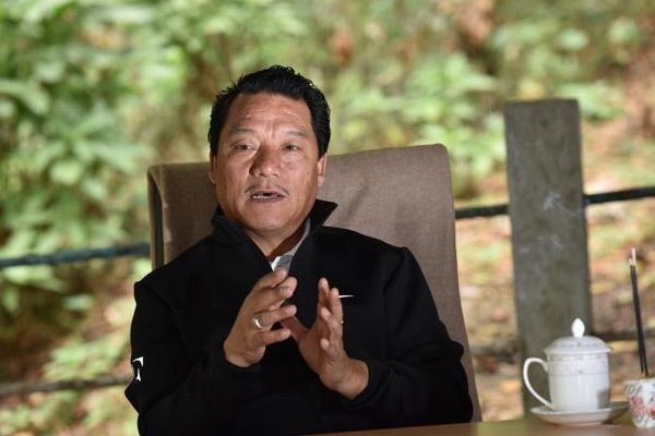 GJM चीफ बिमल गुरुंग के घर पुलिस ने मारा छापा, मिले तीर कमान व चाकू, नाराज समर्थको ने फूंका थाना