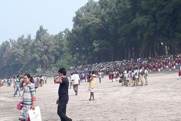महाराष्ट्र: समुद्र में 40 स्कूली बच्चों से भरी नाव पलटी, 4 की मौत, रेस्क्यू ऑपरेशन जारी