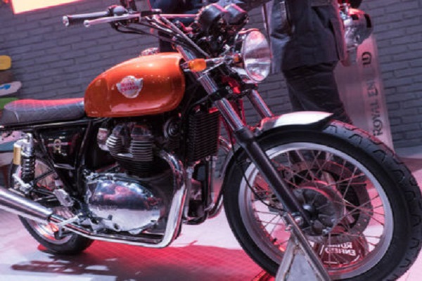 रॉयल एनफील्ड ने भारत में पेश कीं इंटरसेप्टर और कॉन्टिनेंटल जीटी मोटरसाइकल्स रॉयल एनफील्ड ने भारत में पेश कीं इंटरसेप्टर और कॉन्टिनेंटल जीटी मोटरसाइकल्स