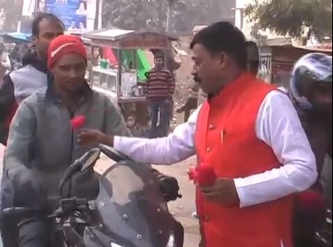 नई साल पर कौशाम्बी में अनौखा प्रयोग, इस तरह लायेंगे एक्सीडेंट में कमी नई साल पर कौशाम्बी में अनौखा प्रयोग, इस तरह लायेंगे एक्सीडेंट में कमी