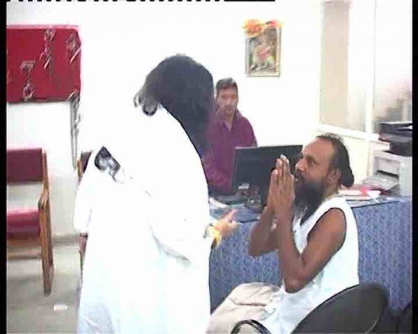 नबालिग बच्ची से ये पाखंडी साधू करता था भाई बहन के सामने ही ..., फिर नबालिग बच्ची से ये पाखंडी साधू करता था भाई बहन के सामने ही ..., फिर