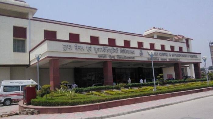 पत्रकार से पंगा लेना डाक्टरो और गार्डोको पड़ा भारी पत्रकार से पंगा लेना डाक्टरो और गार्डोको पड़ा भारी