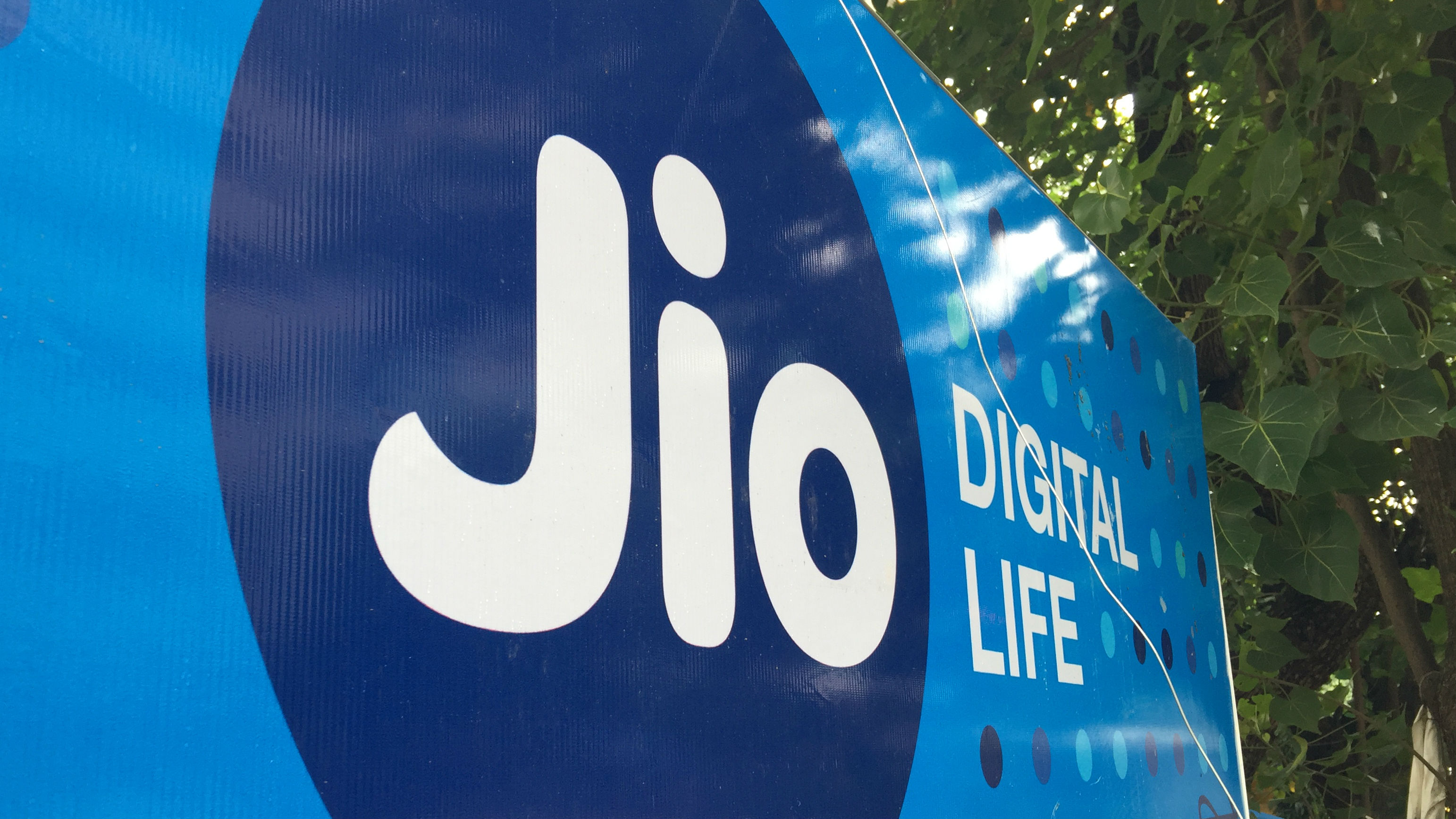 Jio और Idea के यूजर्स इस खबर को पढ़कर हो जाएंगे खुश!