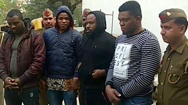 गाजियाबाद पुलिस को बड़ी सफलता, फेसबुक से ठगी करने वाले पांच नाइजीरियन को किया गिरफ्तार