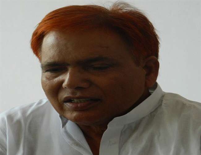 सपा सरकार में आबकारी मंत्री रहे राम करन आर्य को उम्र कैद की सजा