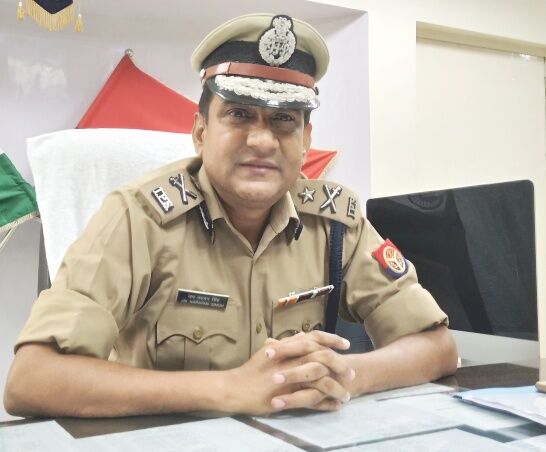चौकीदार के परिवार को मिलेंगी 5 लाख की सहायता चौकीदार के परिवार को मिलेंगी 5 लाख की सहायता
