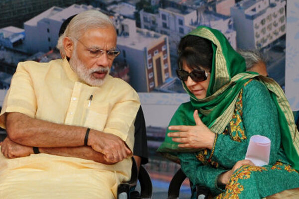 मुफ़्ती महबूबा की बात मानी मोदी सरकार ने, नहीं होगा सर्च आपरेशन आतंकियों के खिलाफ माहे रमजान में !