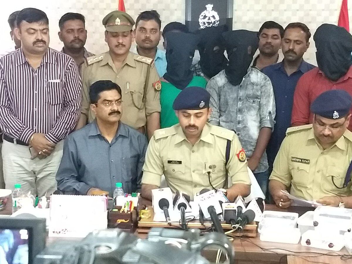 हरदोई के बदमाश बना रहे थे लखनऊ को निशाना, क्राइम ब्रांच ने किया गिरफ्तार हरदोई के बदमाश बना रहे थे लखनऊ को निशाना, क्राइम ब्रांच ने किया गिरफ्तार
