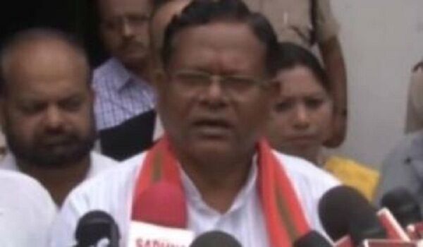 छत्तीसगढ़: मंत्री के बेटे की शादी में डॉक्टरों और कर्मचारियों की लगी ड्यूटी, चिट्ठी हुआ वायरल छत्तीसगढ़: मंत्री के बेटे की शादी में डॉक्टरों और कर्मचारियों की लगी ड्यूटी, चिट्ठी हुआ वायरल