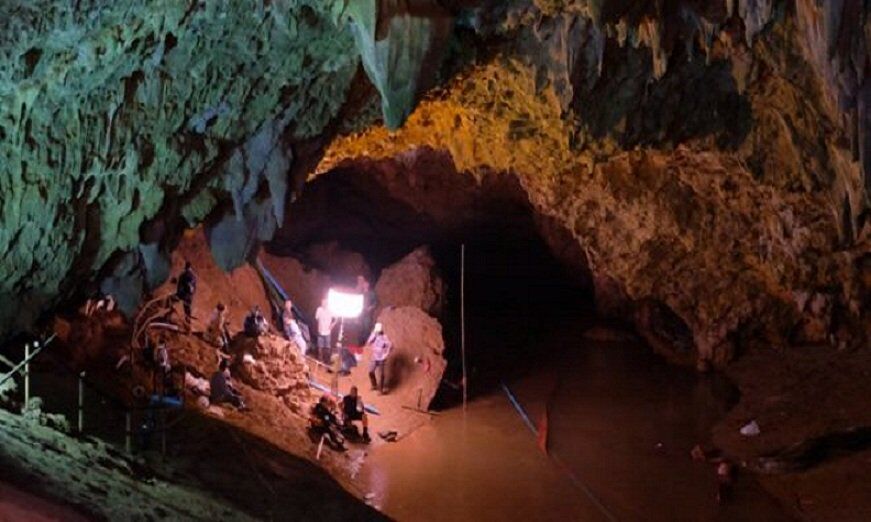 थाईलैंड: गुफा में फंसे बच्चों को बचाने के लिए रेस्क्यू चालू, अब तक छह बच्चे निकाले